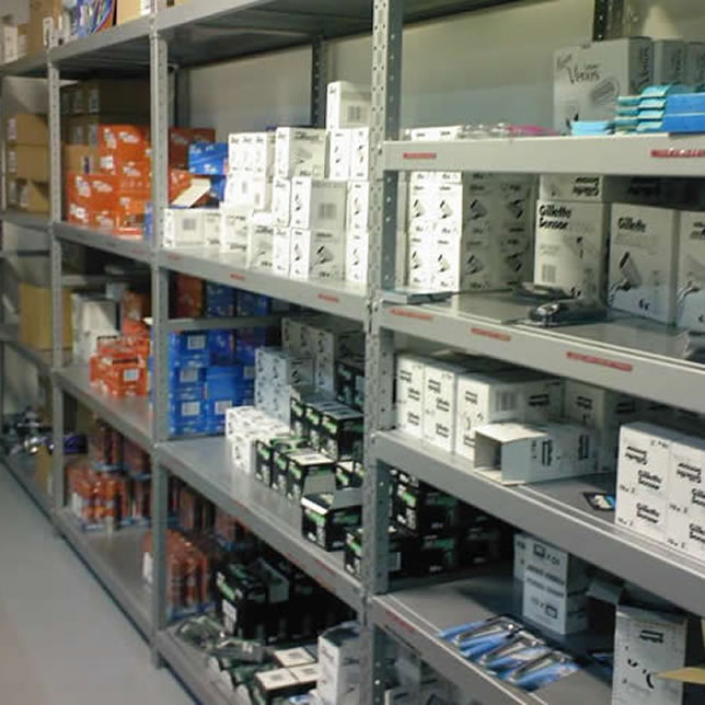 Ürün sergileme bir çok açıdan çok önemlidir. Ürünün kolay bulunabilirliği ve kolay alınabilirliği açısından raf sistemleri büyük önem arzeder. Ayrıca size ve müşteriye profesyonel çözümler sağlar.